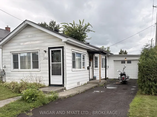292 Camden Rd, Greater Napanee, ON K7R 1E6