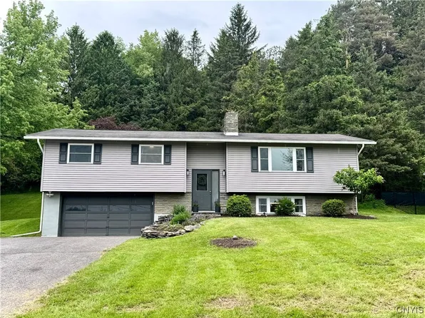 8521 Cazenovia Rd, Manlius, NY 13104