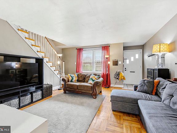 4th image of 115 Academy Ln