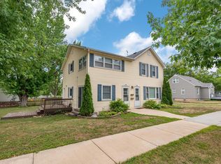 416 E 3rd St, Chaska, MN 55318