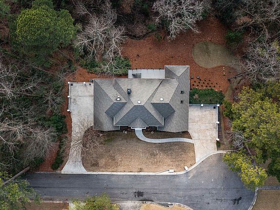 3rd image of 2105 Longleaf Cir