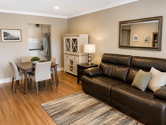 4th image of 520 Biesterfield Rd APT 309E