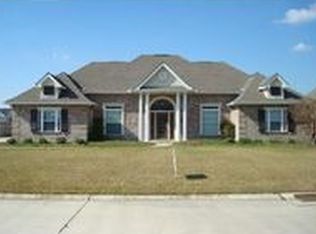 243 Spring Rose Dr, Belle Chasse, LA 70037