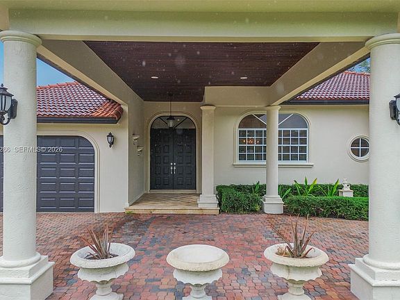 3rd image of 10261 SW 58th St