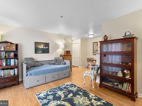 3rd image of 15 Fern Oak Cir APT 101