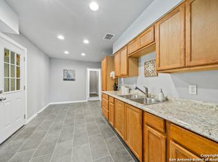 515 Overridge Dr, San Antonio, TX 78221