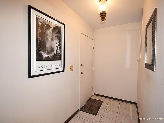 3rd image of 237 Lakeshore Ln