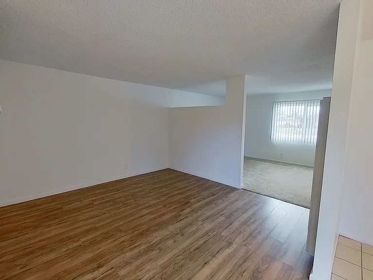 521 N. Tustin Ave — Photo 21