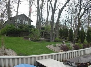 725 S Lakeview Dr, Lowell, IN 46356