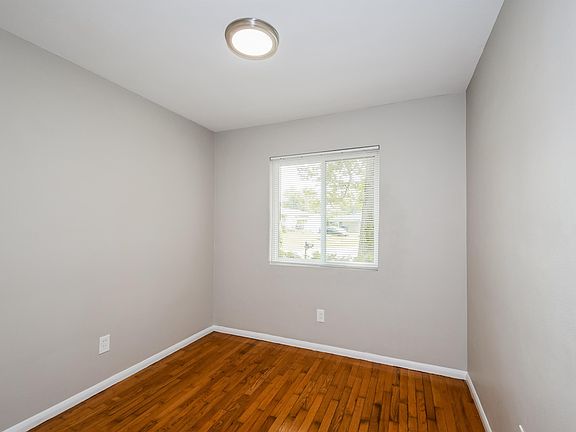 3rd image of 10229 Lynncrest Ct