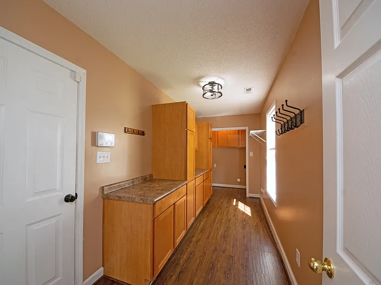 1112 Huff Dr — Photo 21