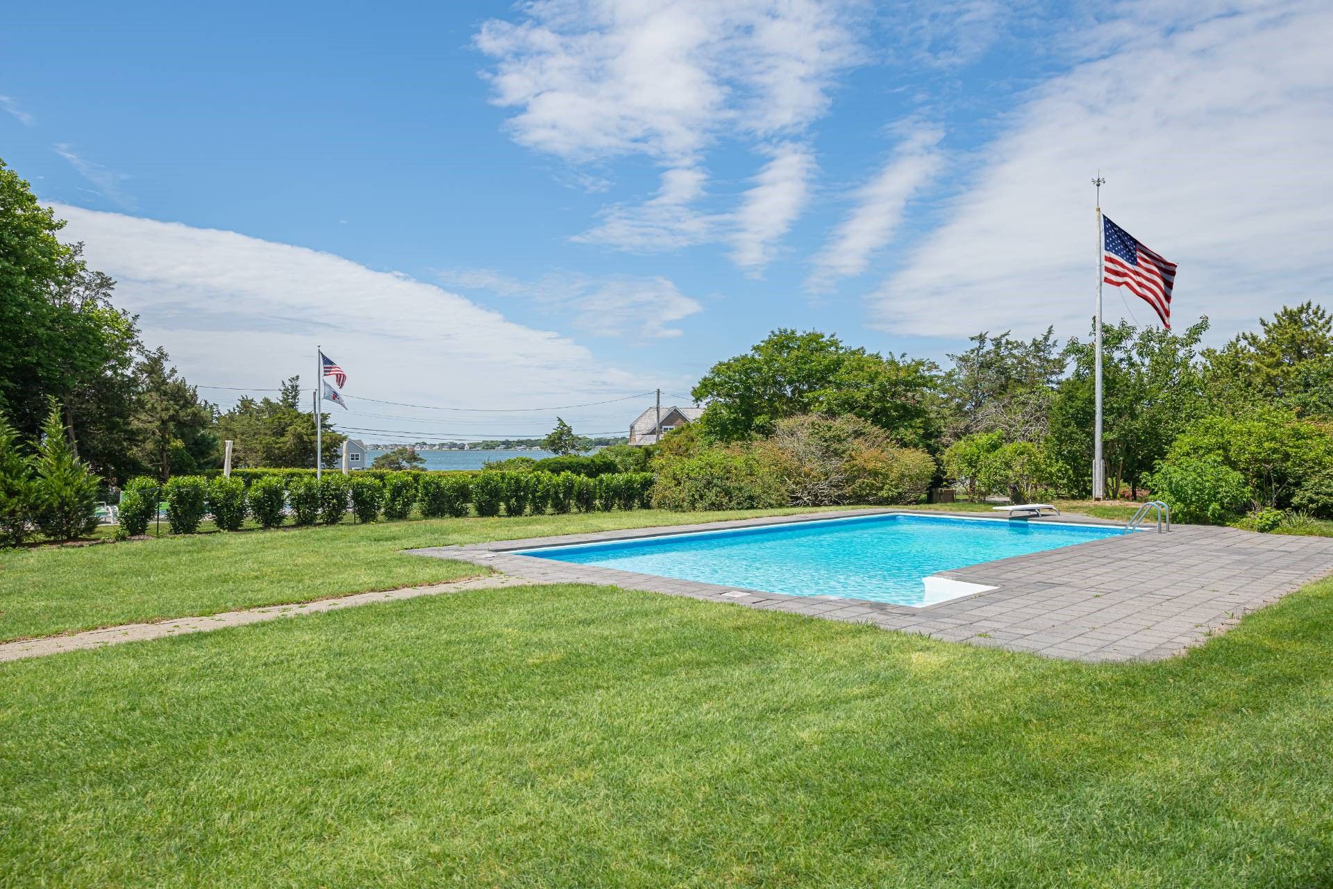 8 Tiana Cir, Hampton Bays, NY 11946 Out East