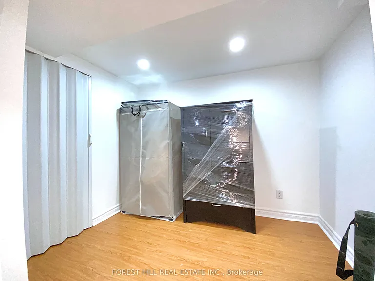 120 Greenbelt Cres #BASEMENT — Photo 13