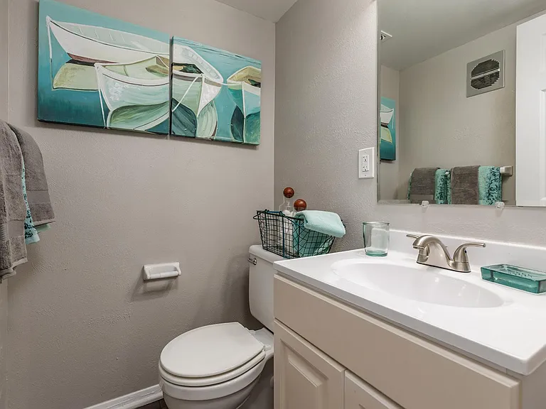 Mariners Green Apartments — Photo 18