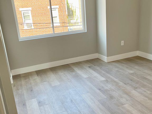 Bedroom 1 / main floor