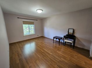 12022 Fifteen Mile Rd #26, Sterling Heights, MI 48312