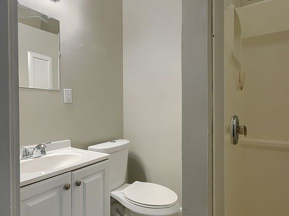 4th image of 901-903 N 2nd St #2R