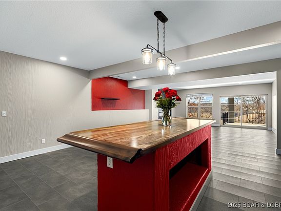 5th image of 176 Oakmont Ave