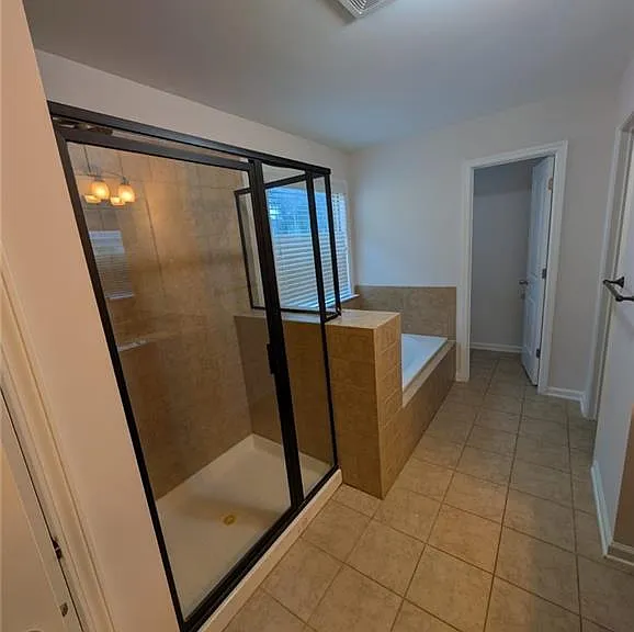 2545 Manor Vw — Photo 15