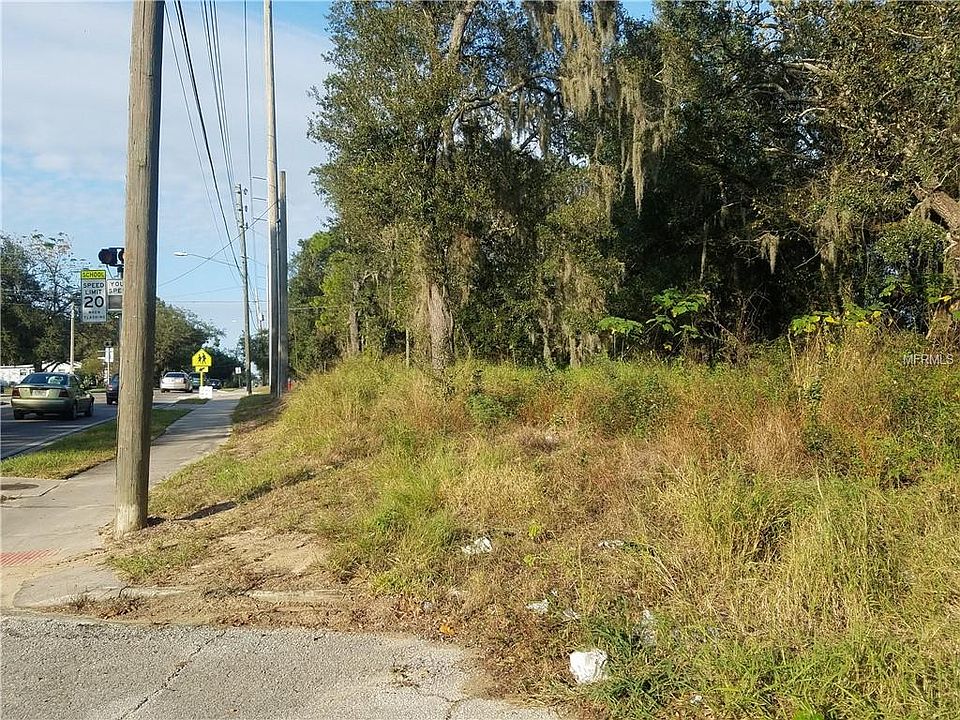 2nd image of 107 Rosa St