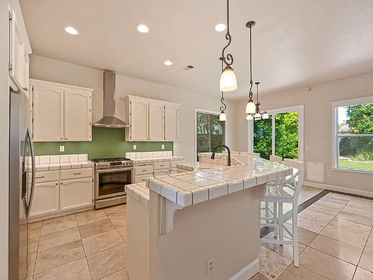 1690 Gill Dr — Photo 10