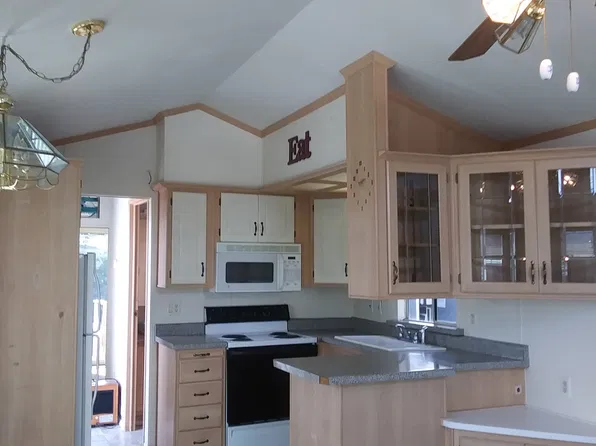 850 S State Route 69 Trlr 8, Dewey, AZ 86327