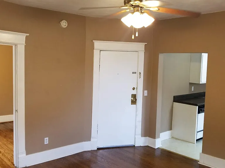 412 Woods Ave SW #3 — Photo 6