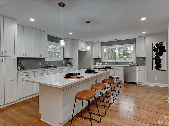 2nd image of 3508 Country Club Dr