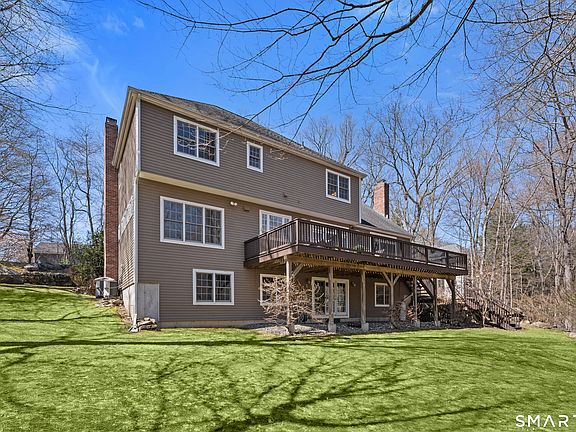 3rd image of 350 Chestnut Hill Road