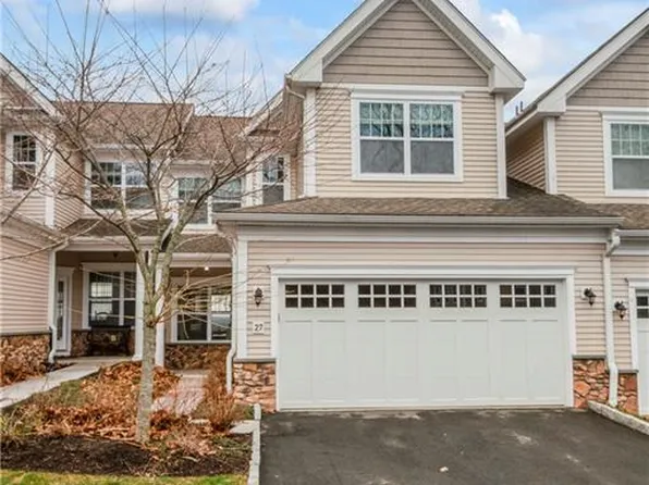27 Hunting Ridge Lane #27, Bethel, CT 06801