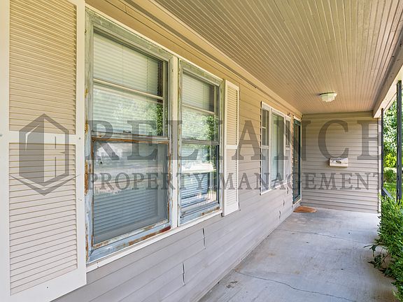 5th image of 2917 S Walnut St