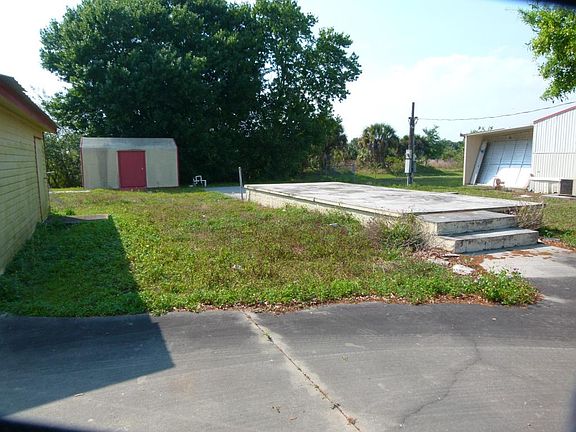 5th image of 1366 Lake Dr