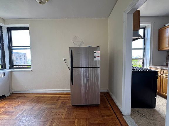 5th image of 1730 Popham Ave APT 5