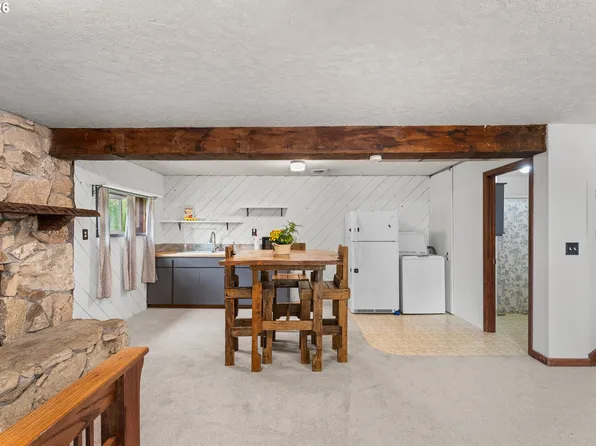 24215 NE Happy Hill Ln, Newberg, OR 97132