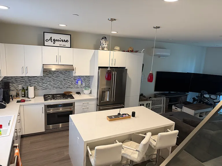 8264 High St — Photo 1