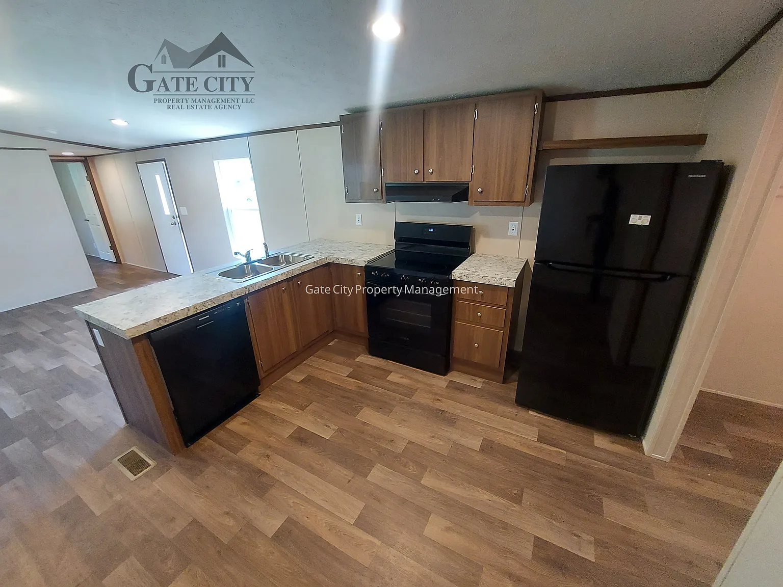 2 bed, $1,200 — Photo 3