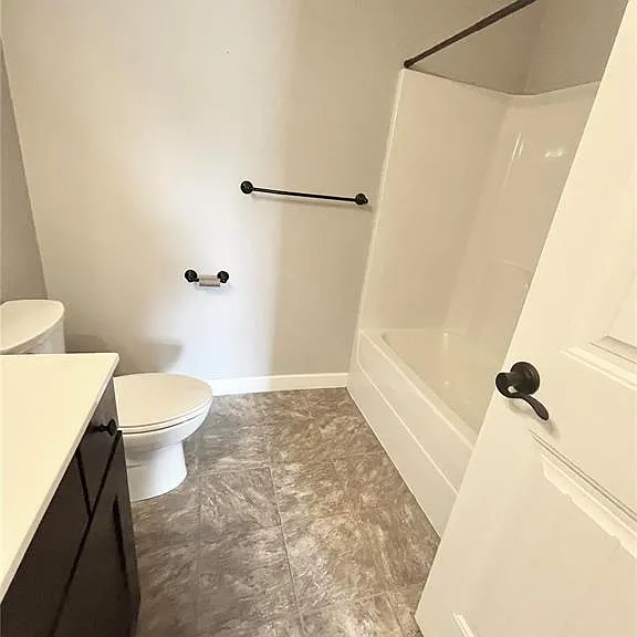805 Bluff Ridge Ln — Photo 17