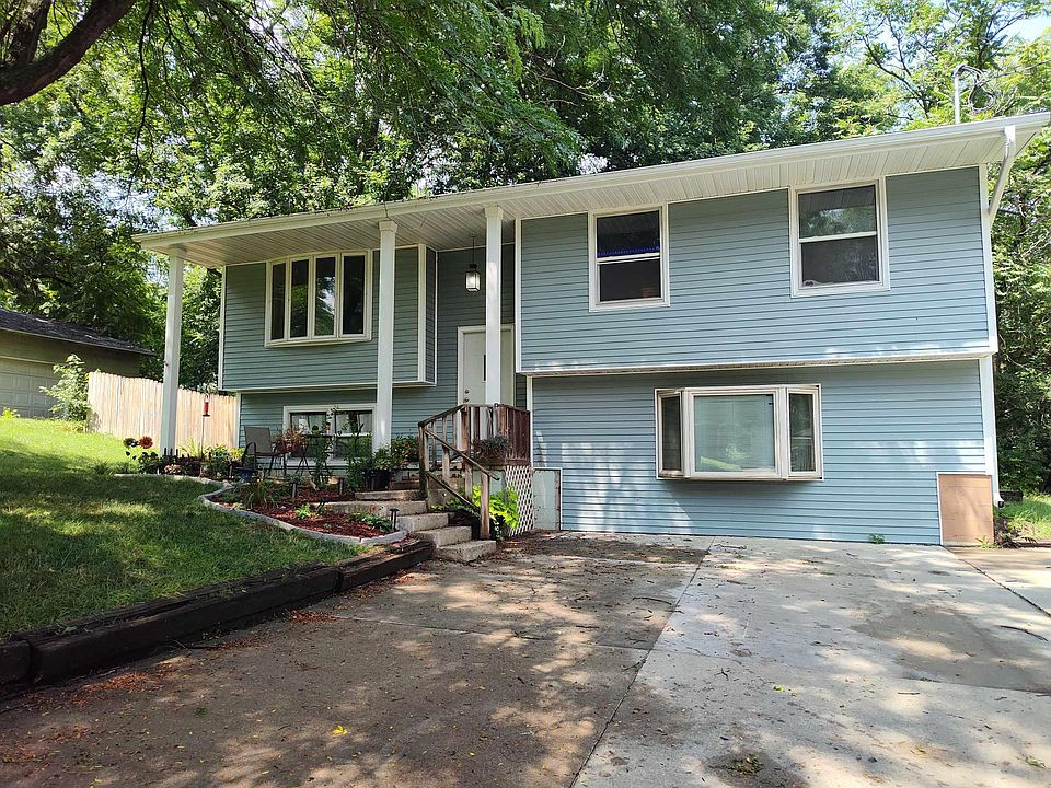 1st image of 822 E Kirkwood Ave