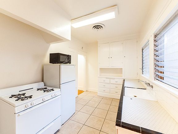 5th image of 431 S New Hampshire Ave #1/2