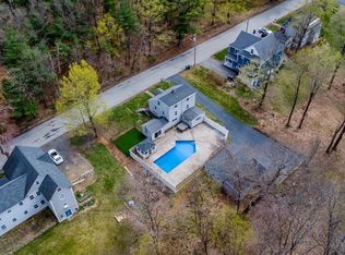 35 High St, Pepperell, MA 01463