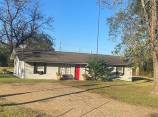 251 Marbut Ln, Hooks, TX 75561