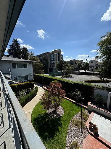 251 N El Molino Ave #12 Photo 1