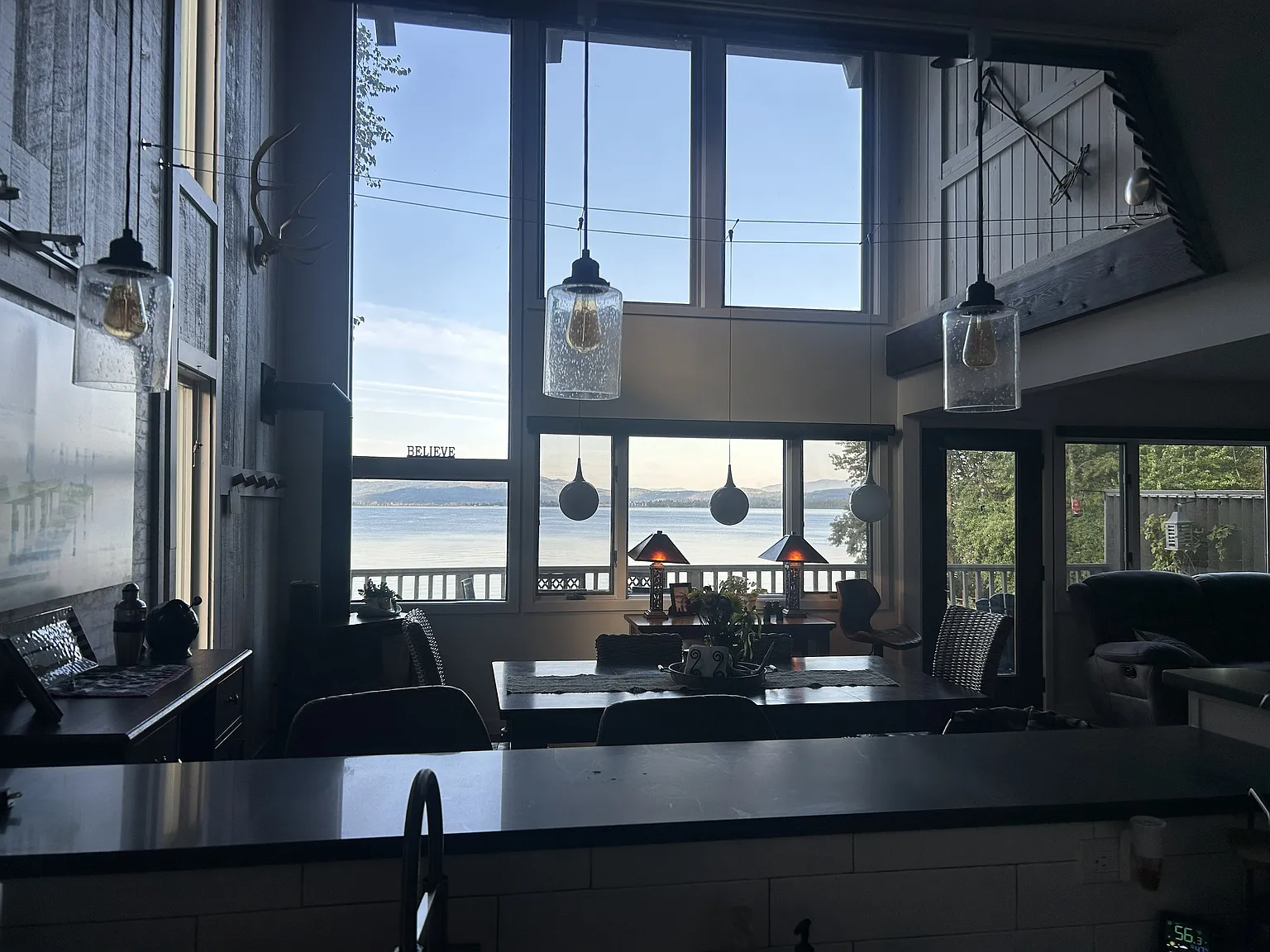 3 bed, 2100 sqft, $3,200 — Photo 3