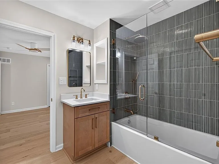 4996 N Peachtree Rd — Photo 20