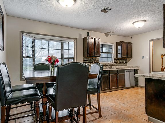 4th image of 208 Aristotle Dr