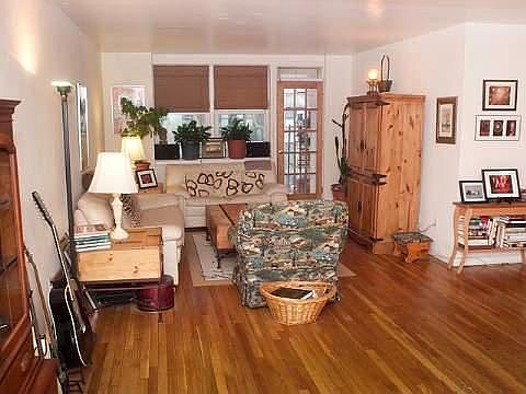 5th image of 210 E Broadway APT 3E