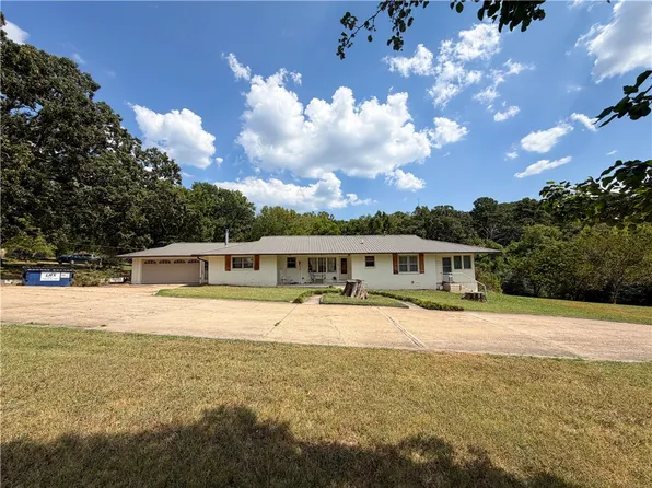 503 S Parrott Dr, Huntsville, AR 72740