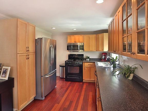 2nd image of 5A Garrison Cir