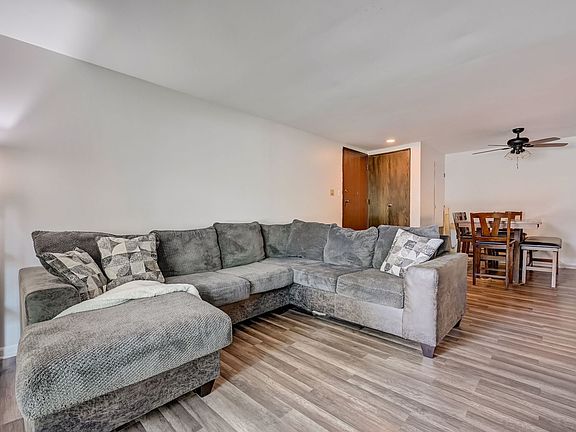 3rd image of 1115 Prescott Dr APT 1B