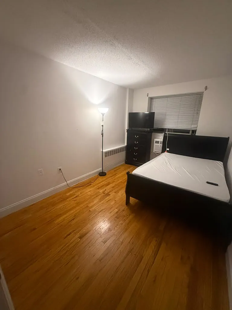 3 bed, 1250 sqft, $1,500 — Photo 1